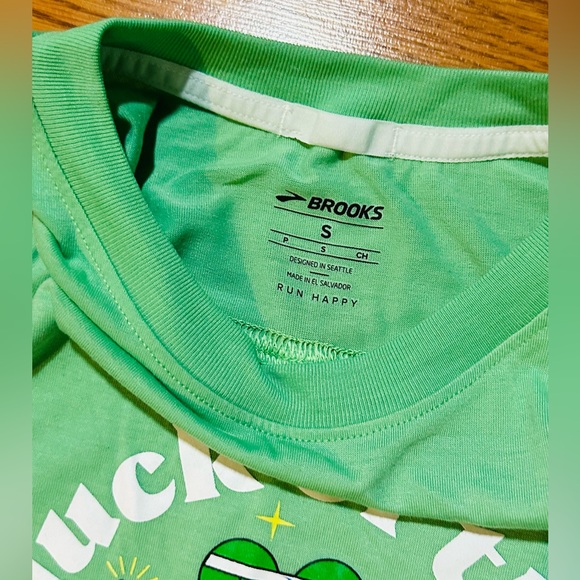 Brooks Women’s Distance Tank Luck of the Run - size small - Picture 4 of 6